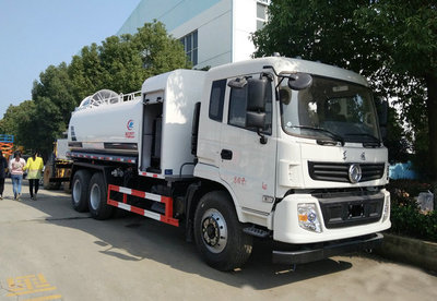 铜梁区雾化洒水车 城市清洁的“移动加湿器”与环保卫士
